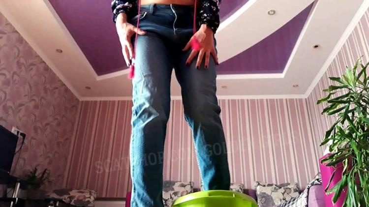 Tatiana shit into jeans with liquid - Svetlana [2021 | FullHD] - Scatshop