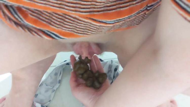 Knobbly shits pooping on hand warm and sticky - PooGirlSofia [2021 | FullHD] - Scatshop