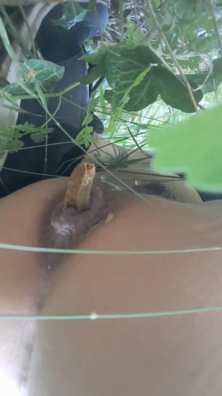 In the heart of Nature Outdoor Pooping P1 [2025 | FullHD]