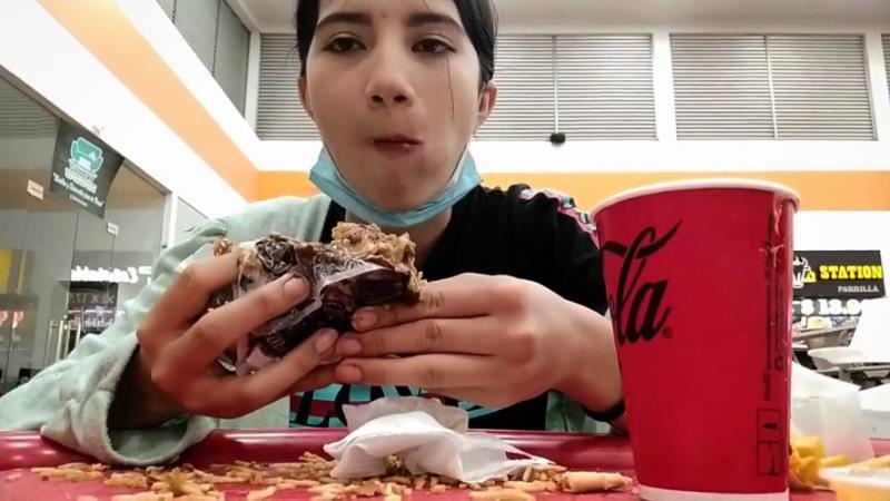 She Eats A Scat Burger 006b38b [2026 | HD]