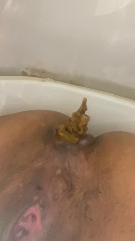 IN PAJAMAS AND SHITTING IN CLOSEUP - ANOOK84 [2026 | SD]
