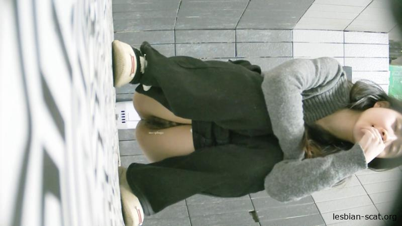 Black Pants Down, Chinese Girl Pees P1 [2026 | 2K]