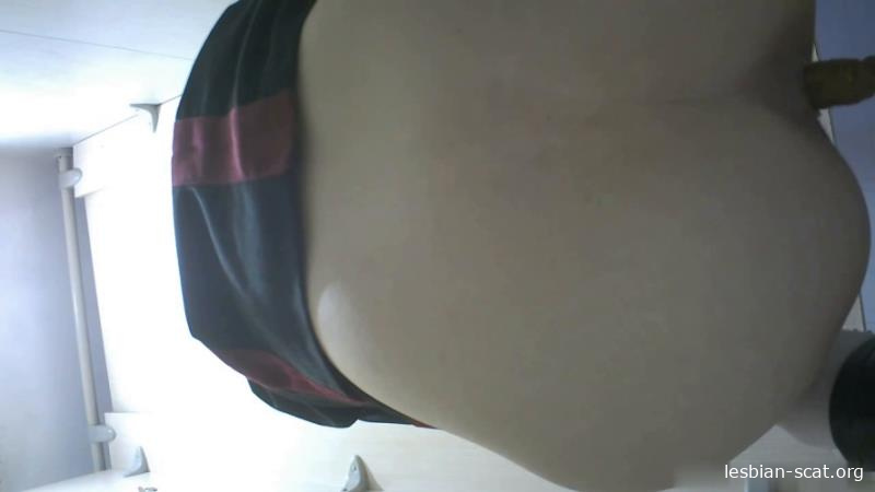 Chinese Girl Pees With Skirt Lifted P1 [2026 | HD]